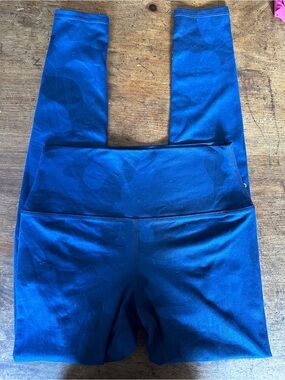 Blue Camo Alo leggings